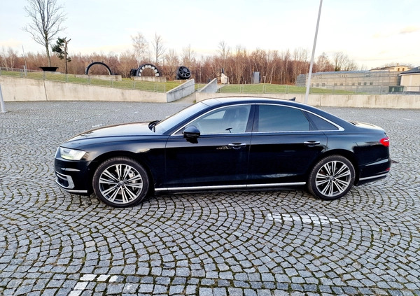 Audi A8 cena 199996 przebieg: 260000, rok produkcji 2018 z Wałbrzych małe 121